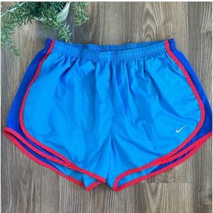 WOMENS RUNNING SHORTS SIZE LARGE NIKE EEEUC